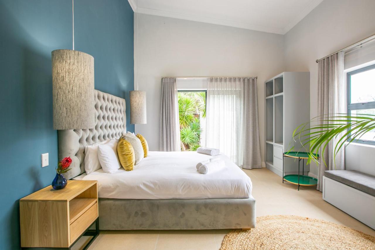 Hout&About Guest House Hout Bay Extérieur photo