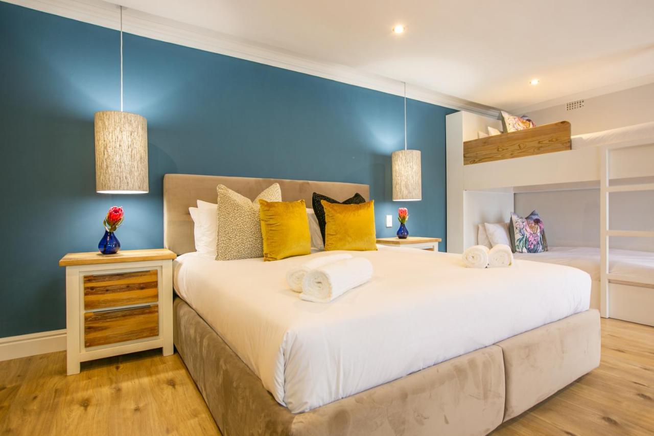 Hout&About Guest House Hout Bay Extérieur photo