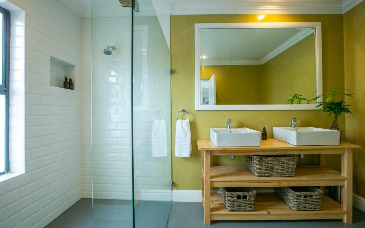 Hout&About Guest House Hout Bay Extérieur photo