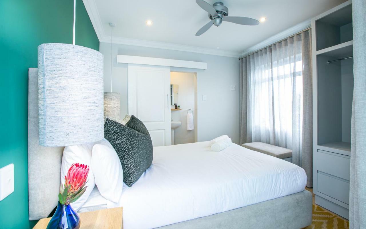 Hout&About Guest House Hout Bay Extérieur photo