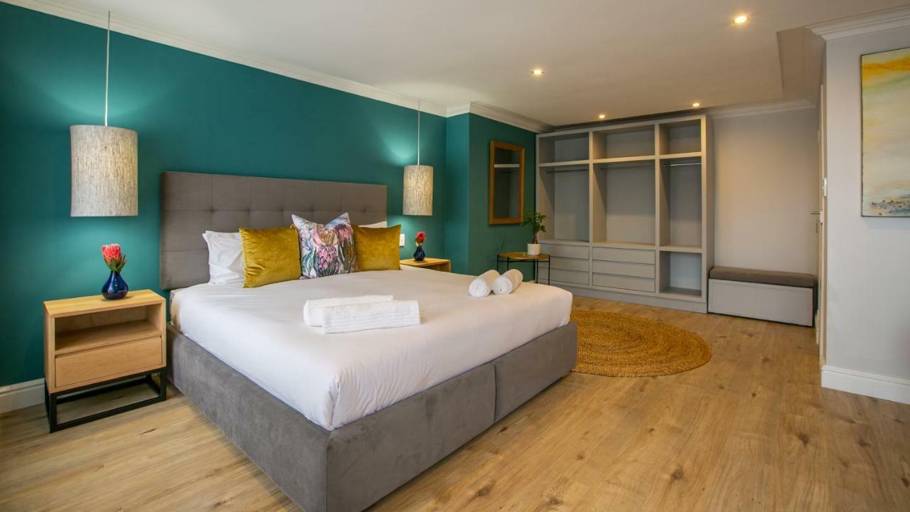 Hout&About Guest House Hout Bay Extérieur photo