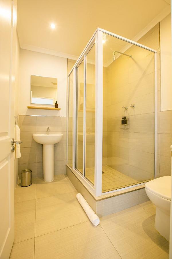 Hout&About Guest House Hout Bay Extérieur photo