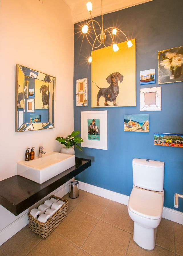 Hout&About Guest House Hout Bay Extérieur photo